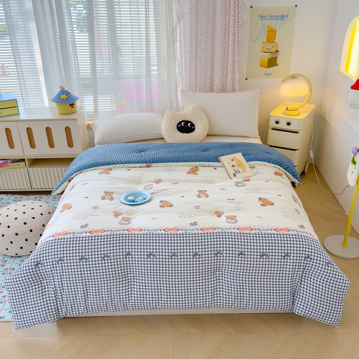 91家纺网 家纺一手货源 找家纺 爱宝被业 2025新款A类水洗棉双层纱豆豆绒被芯 熊趣时光