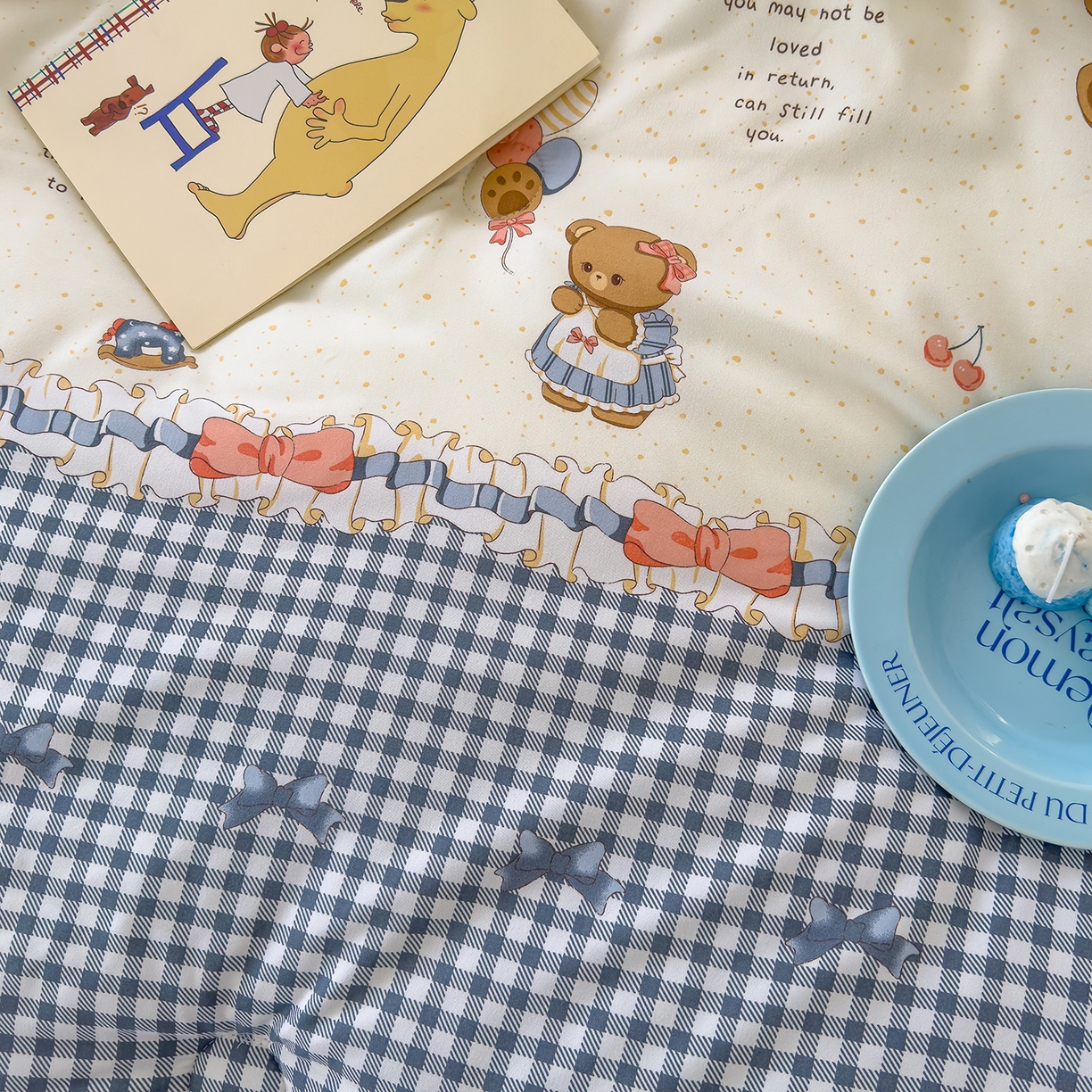 91家纺网 家纺一手货源 找家纺 爱宝被业 2025新款A类水洗棉双层纱豆豆绒被芯 熊趣时光