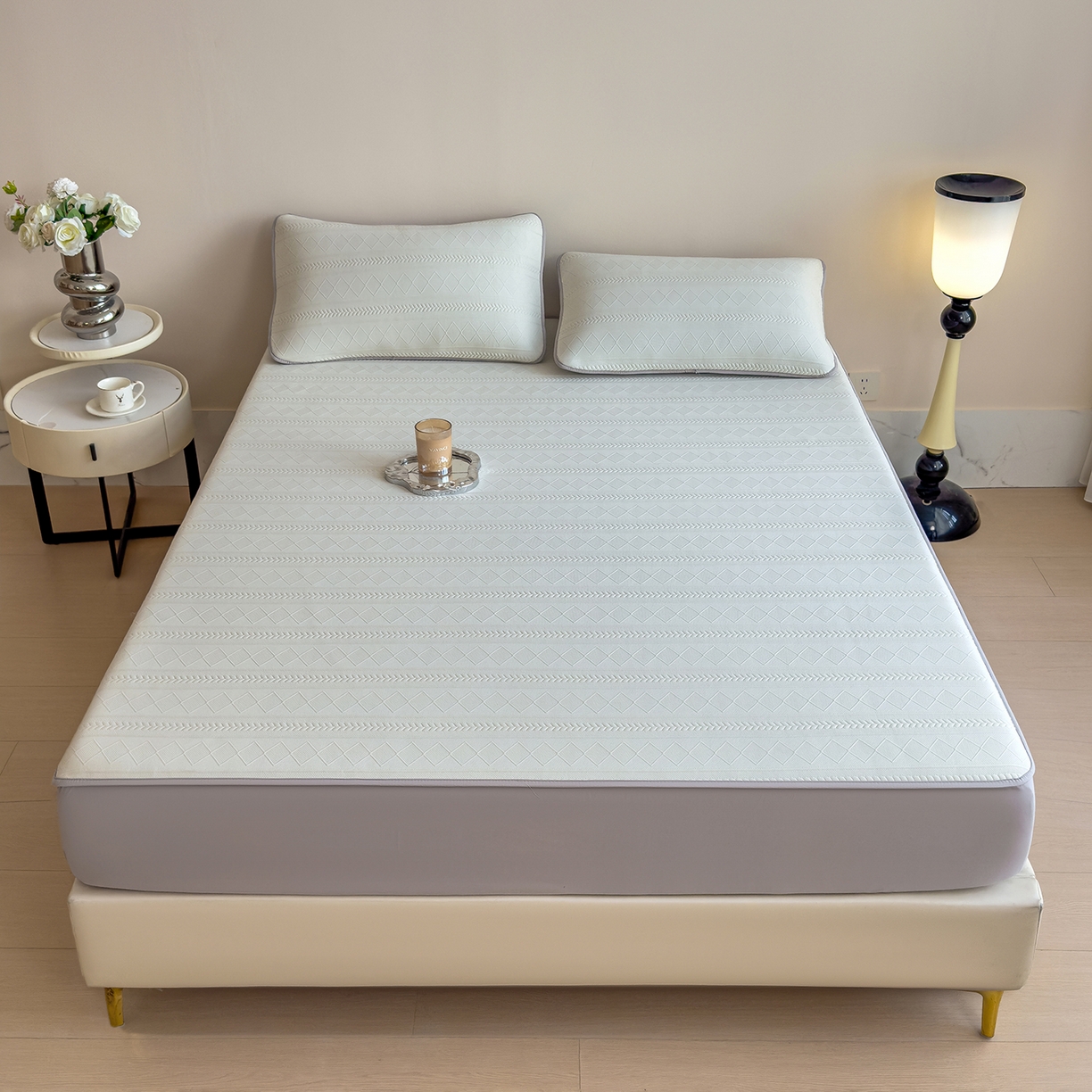 91家纺网 家纺一手货源 找家纺 眠多宝 2025新款柔感彩绒棉纯色夹棉全包围床笠 素菱笺-纱雾青