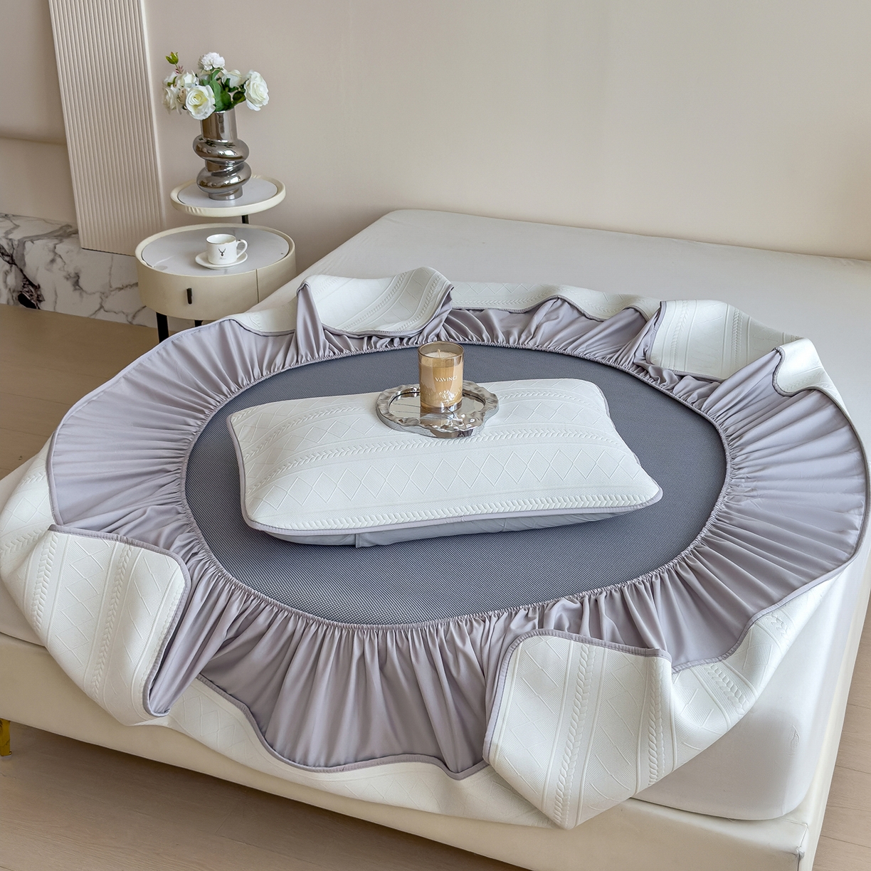 91家纺网 家纺一手货源 找家纺 眠多宝 2025新款柔感彩绒棉纯色夹棉全包围床笠 素菱笺-纱雾青