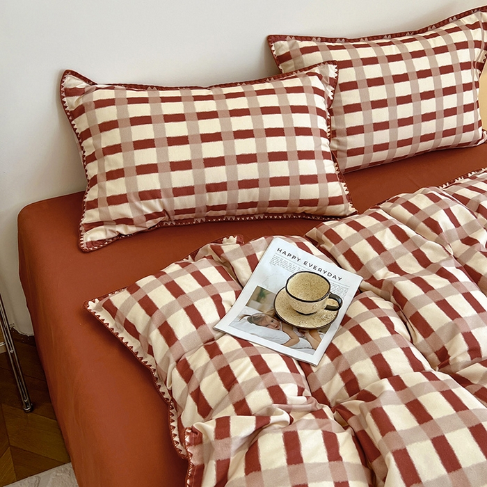 91家纺网 家纺一手货源 找家纺 品乐家纺 2025秋冬全棉加厚磨毛贝壳边四件套 格言-红