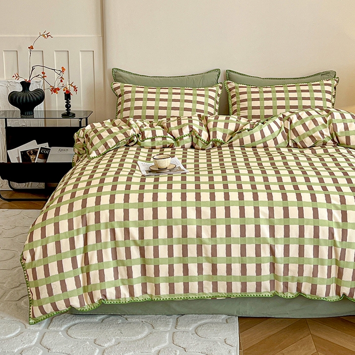 91家纺网 家纺一手货源 找家纺 品乐家纺 2025秋冬全棉加厚磨毛贝壳边四件套 格言-绿