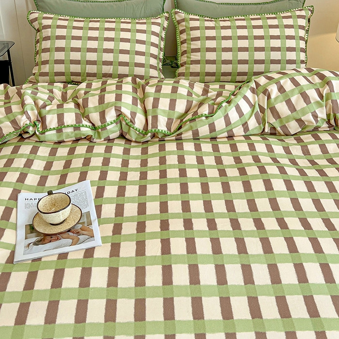 91家纺网 家纺一手货源 找家纺 品乐家纺 2025秋冬全棉加厚磨毛贝壳边四件套 格言-绿