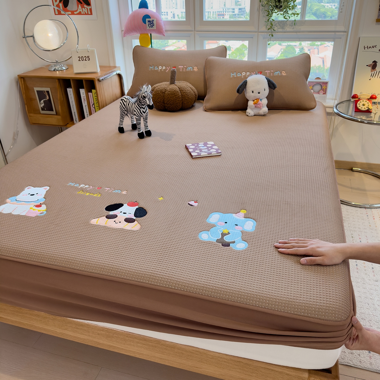 眠多宝 2025新款华夫格夹棉卡通刺绣床笠全包围床垫保护套 童趣萌宠-焦糖咖