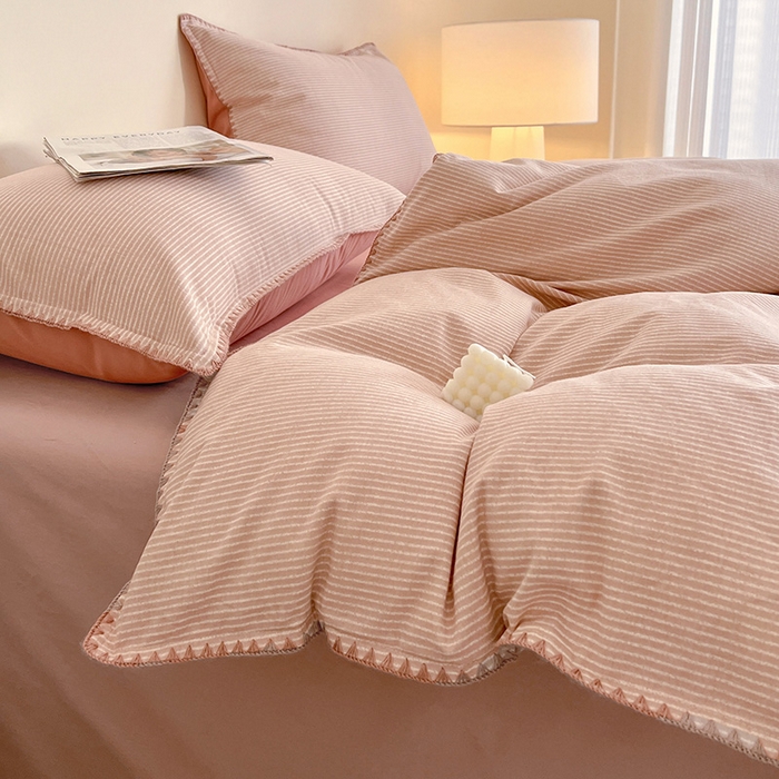 91家纺网 家纺一手货源 找家纺 品乐家纺 2025秋冬全棉加厚磨毛贝壳边四件套 简森-粉