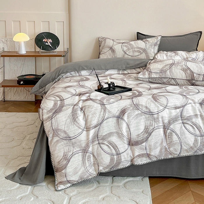 91家纺网 家纺一手货源 找家纺 品乐家纺 2025秋冬全棉加厚磨毛贝壳边四件套 叙晚-白