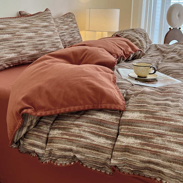 91家纺网 家纺一手货源 找家纺 品乐家纺 2025秋冬全棉加厚磨毛贝壳边四件套 寻野