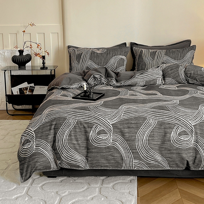 91家纺网 家纺一手货源 找家纺 品乐家纺 2025秋冬全棉加厚磨毛贝壳边四件套 野渡-灰