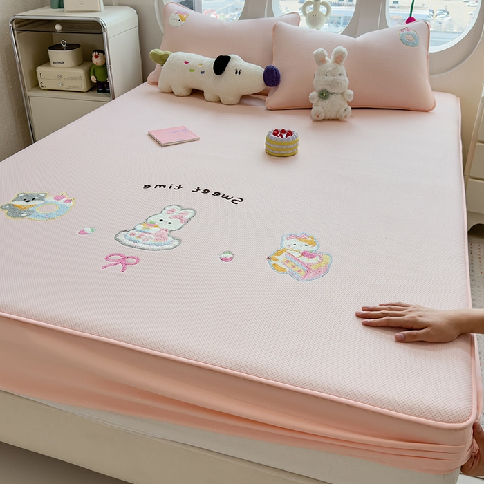 91家纺网 家纺一手货源 找家纺 （总）眠多宝 2025新款彩绒棉卡通毛巾绣夹棉床笠全包围床垫保护套