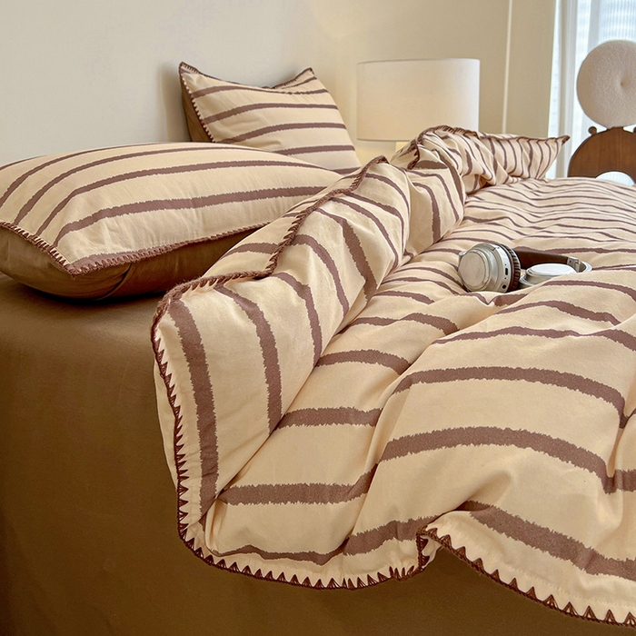 91家纺网 家纺一手货源 找家纺 品乐家纺 2025秋冬全棉加厚磨毛贝壳边四件套 知简-咖