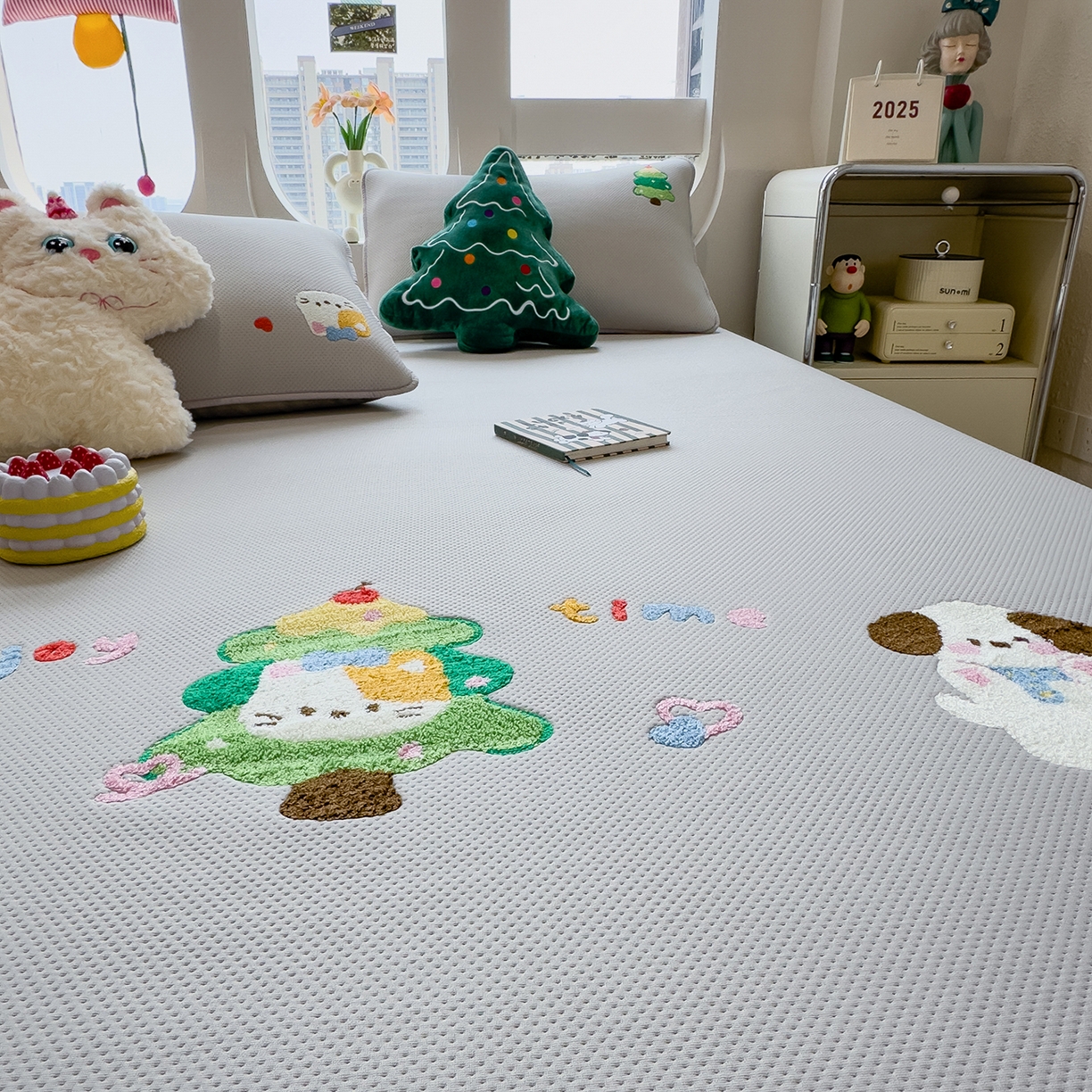 91家纺网 家纺一手货源 找家纺 （总）眠多宝 2025新款彩绒棉卡通毛巾绣夹棉床笠全包围床垫保护套