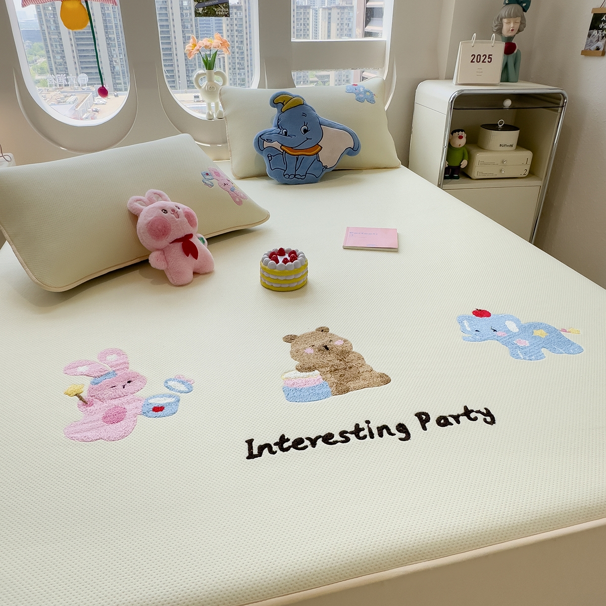 91家纺网 家纺一手货源 找家纺 眠多宝 2026新款彩绒棉卡通毛巾绣夹棉床笠全包围床垫保护套 萌友派对-奶油黄