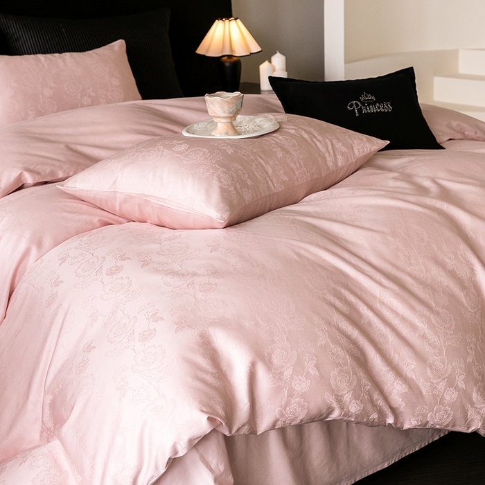 91家纺网 家纺一手货源 找家纺 立奥被业 2025新款60支全棉贡缎提花四件套 暗香粉