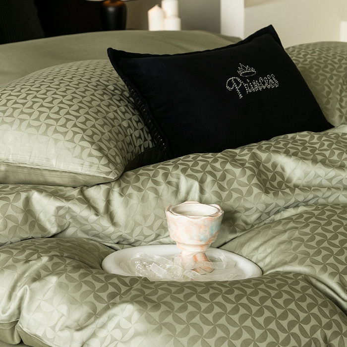 91家纺网 家纺一手货源 找家纺 立奥被业 2025新款60支全棉贡缎提花四件套 风车