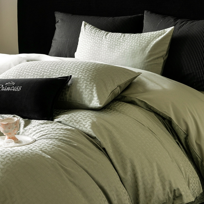 91家纺网 家纺一手货源 找家纺 立奥被业 2025新款60支全棉贡缎提花四件套 风车