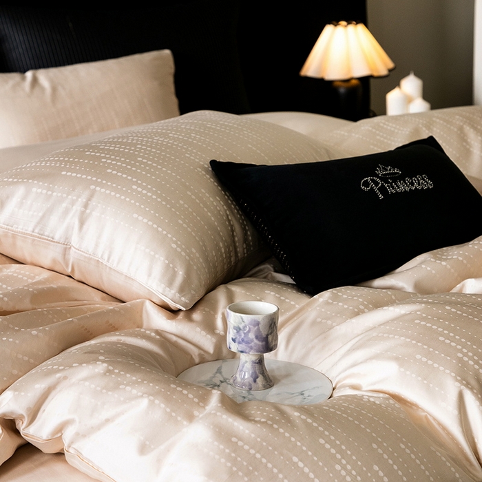 91家纺网 家纺一手货源 找家纺 立奥被业 2025新款60支全棉贡缎提花四件套 渐渐