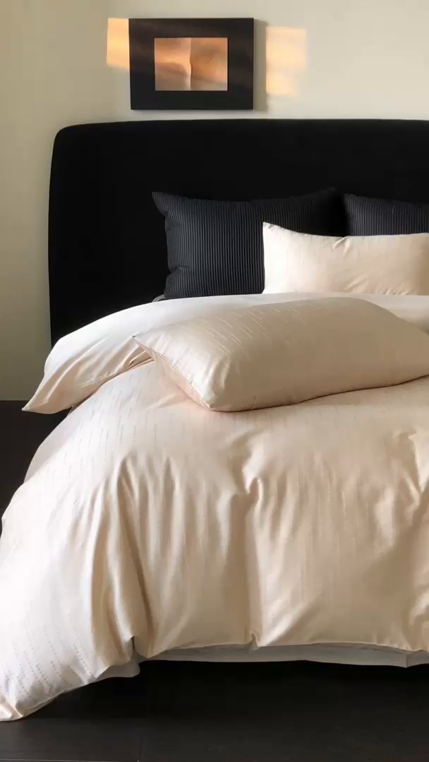 91家纺网 家纺一手货源 找家纺 立奥被业 2025新款60支全棉贡缎提花四件套 渐渐