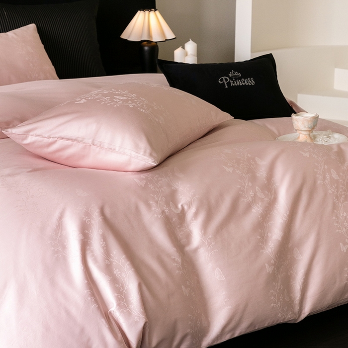 91家纺网 家纺一手货源 找家纺 立奥被业 2025新款60支全棉贡缎提花四件套 梦然蝶舞