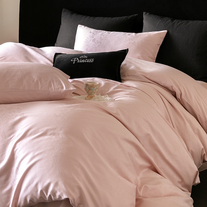 91家纺网 家纺一手货源 找家纺 立奥被业 2025新款60支全棉贡缎提花四件套 梦然蝶舞