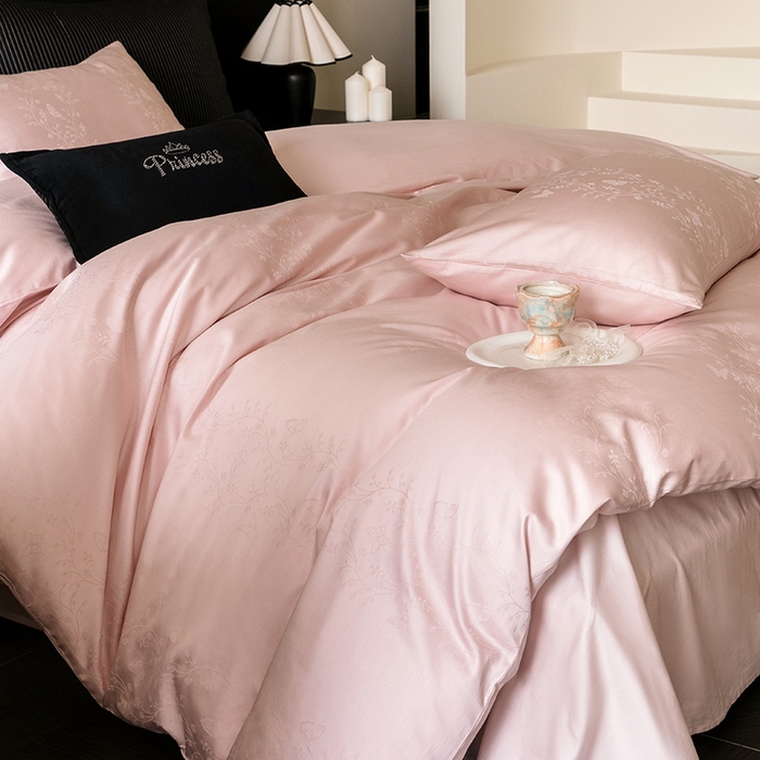 91家纺网 家纺一手货源 找家纺 立奥被业 2025新款60支全棉贡缎提花四件套 梦然蝶舞