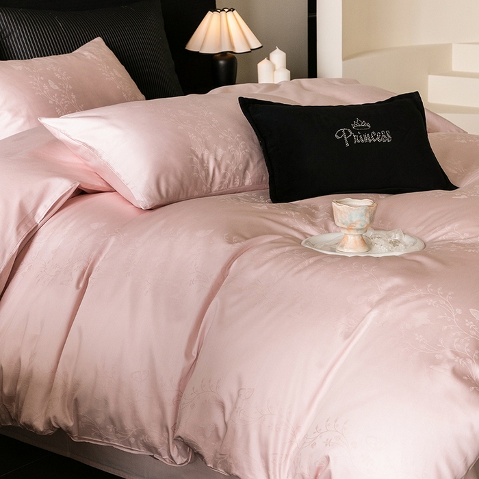 91家纺网 家纺一手货源 找家纺 立奥被业 2025新款60支全棉贡缎提花四件套 梦然蝶舞