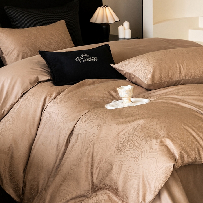 91家纺网 家纺一手货源 找家纺 立奥被业 2025新款60支全棉贡缎提花四件套 迷蒙咖