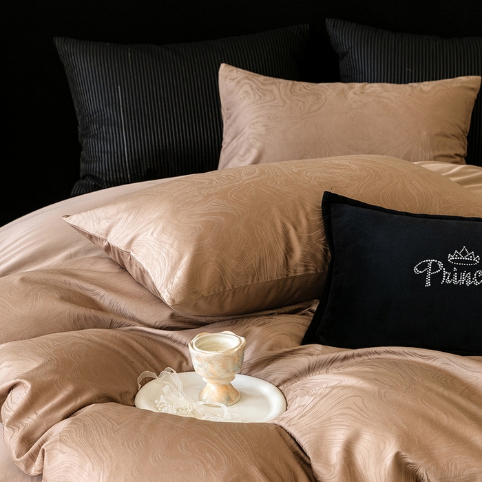 91家纺网 家纺一手货源 找家纺 立奥被业 2025新款60支全棉贡缎提花四件套 迷蒙咖