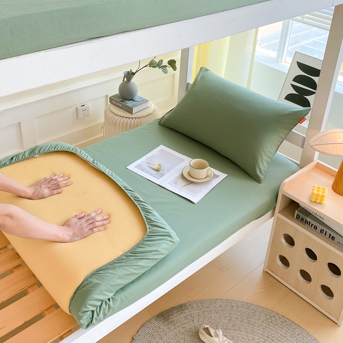 91家纺网 家纺一手货源 找家纺 春皖家纺 2025新款双拼A类水洗棉系列-单床笠 素雅军绿