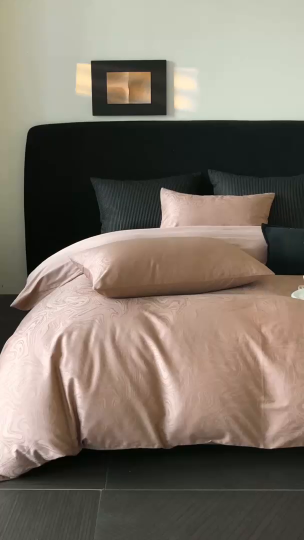 91家纺网 家纺一手货源 找家纺 立奥被业 2025新款60支全棉贡缎提花四件套 迷蒙咖