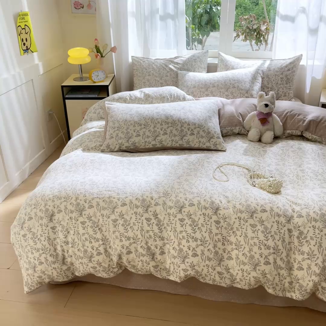 91家纺网 家纺一手货源 找家纺 格真 2025秋冬新款110克高克重提花加厚皱皱纱双层纱四件套双面印花 草木集黄