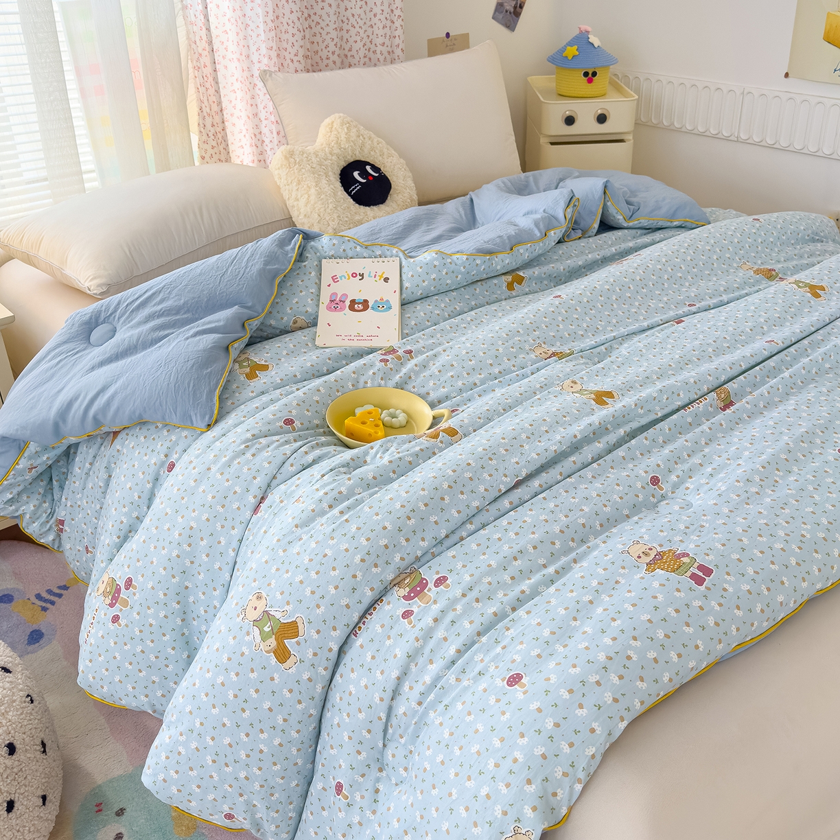 91家纺网 家纺一手货源 找家纺 蓝冰家纺 2025新款亚朵棉印花大豆冬被被子被芯 可爱卡比