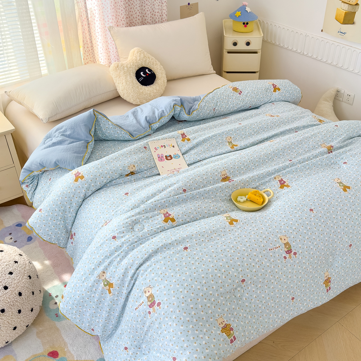 91家纺网 家纺一手货源 找家纺 蓝冰家纺 2025新款亚朵棉印花大豆冬被被子被芯 可爱卡比