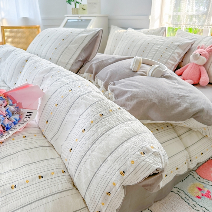 91家纺网 家纺一手货源 找家纺 千朵 2025新款全棉纯棉色织提花水洗棉四件套 小蜜蜂