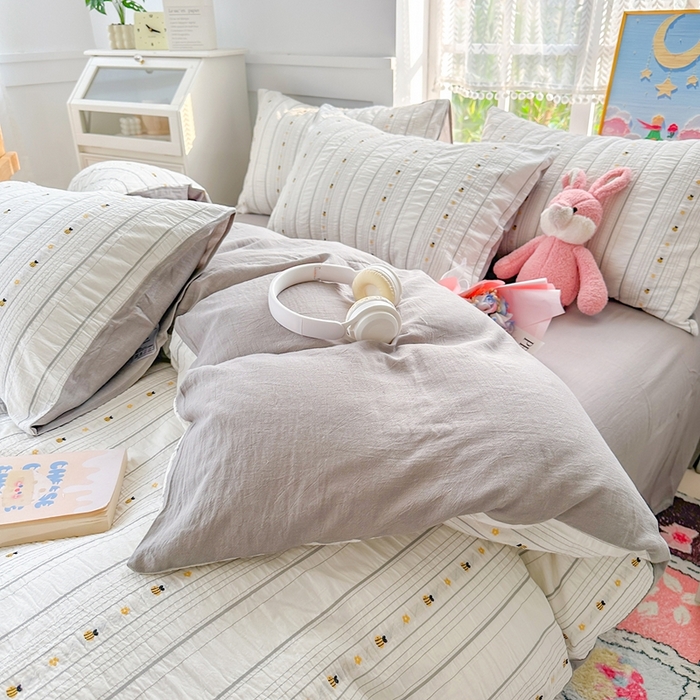 91家纺网 家纺一手货源 找家纺 千朵 2025新款全棉纯棉色织提花水洗棉四件套 小蜜蜂