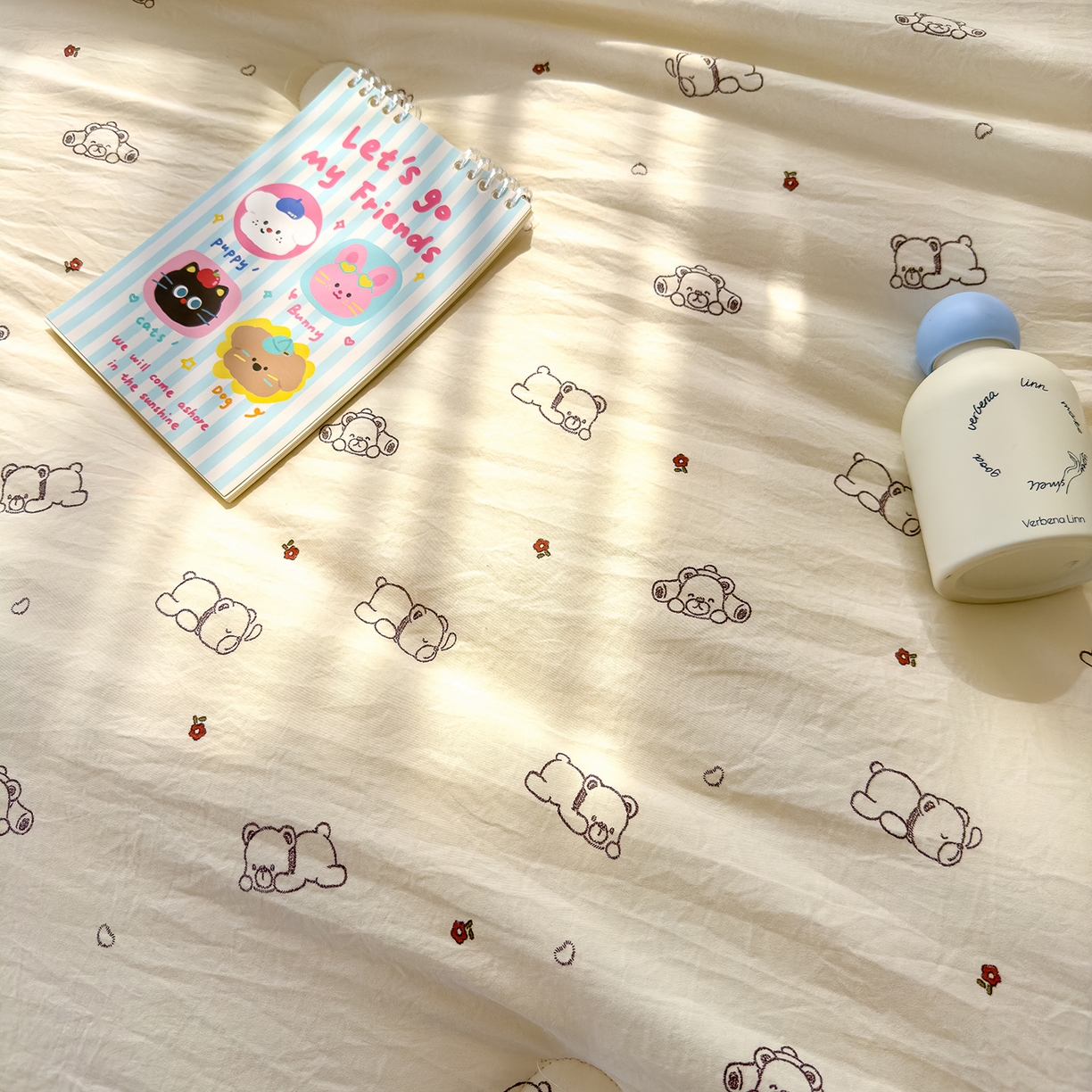 91家纺网 家纺一手货源 找家纺 蓝冰家纺 2025新款亚朵棉印花大豆冬被被子被芯 贪睡熊