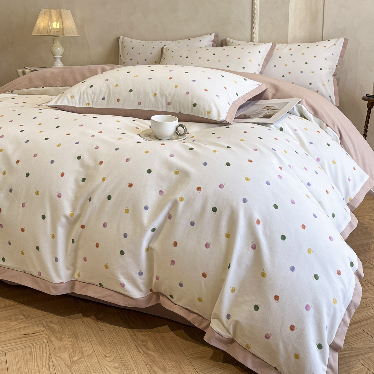 91家纺网 家纺一手货源 找家纺 柠馨2025全棉磨毛印花四件套精致小边款 斑斓果果