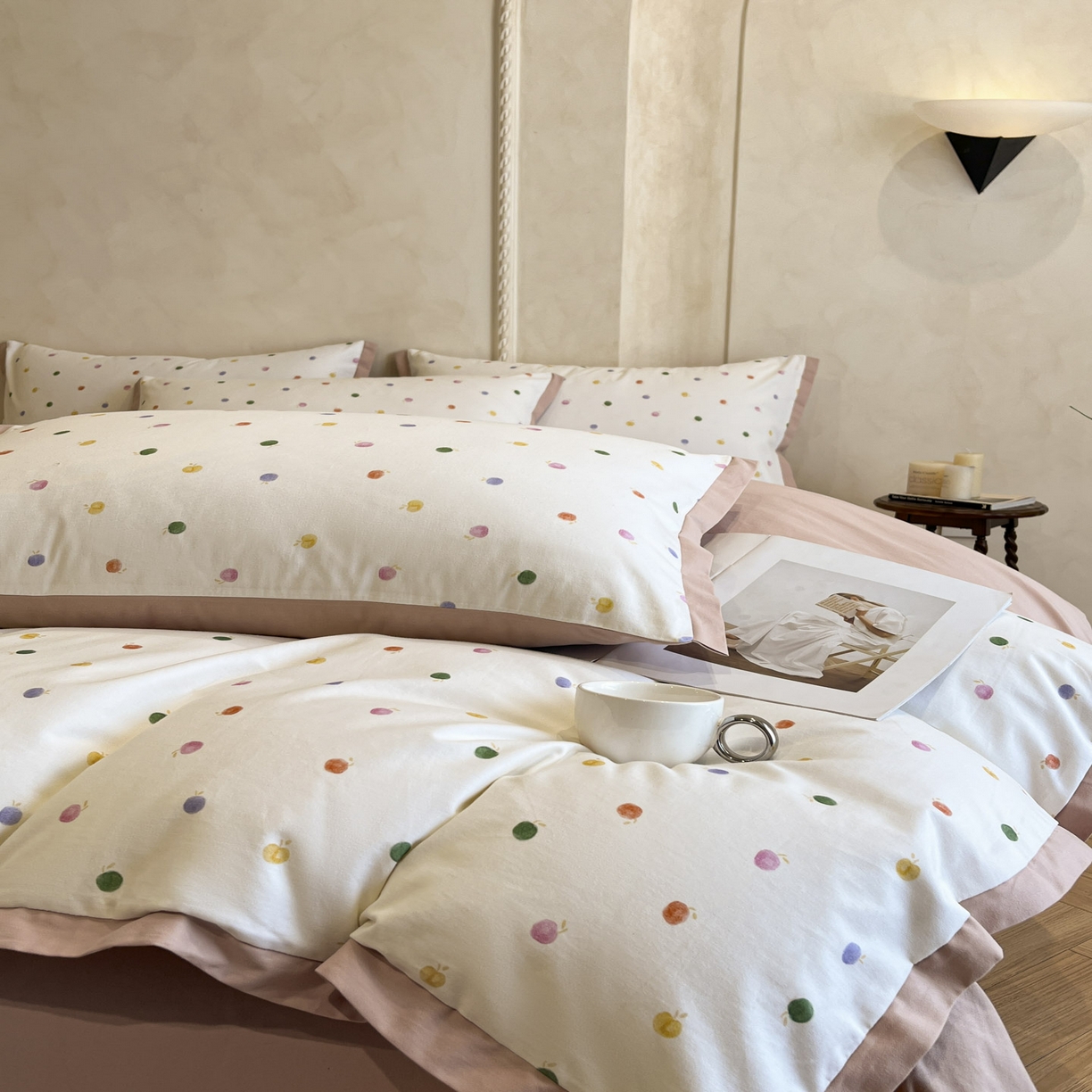 91家纺网 家纺一手货源 找家纺 柠馨2025全棉磨毛印花四件套精致小边款 斑斓果果