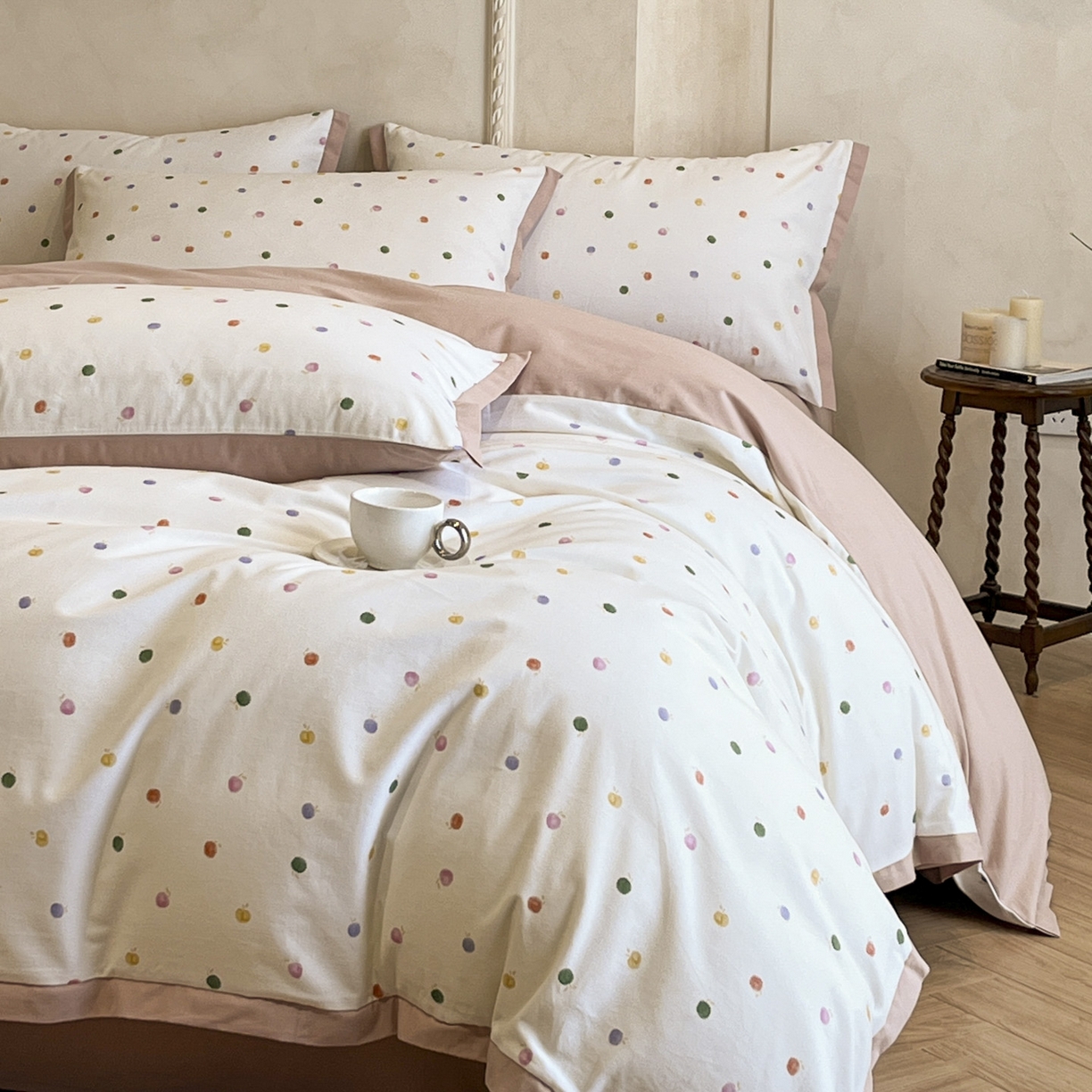 91家纺网 家纺一手货源 找家纺 柠馨2025全棉磨毛印花四件套精致小边款 斑斓果果