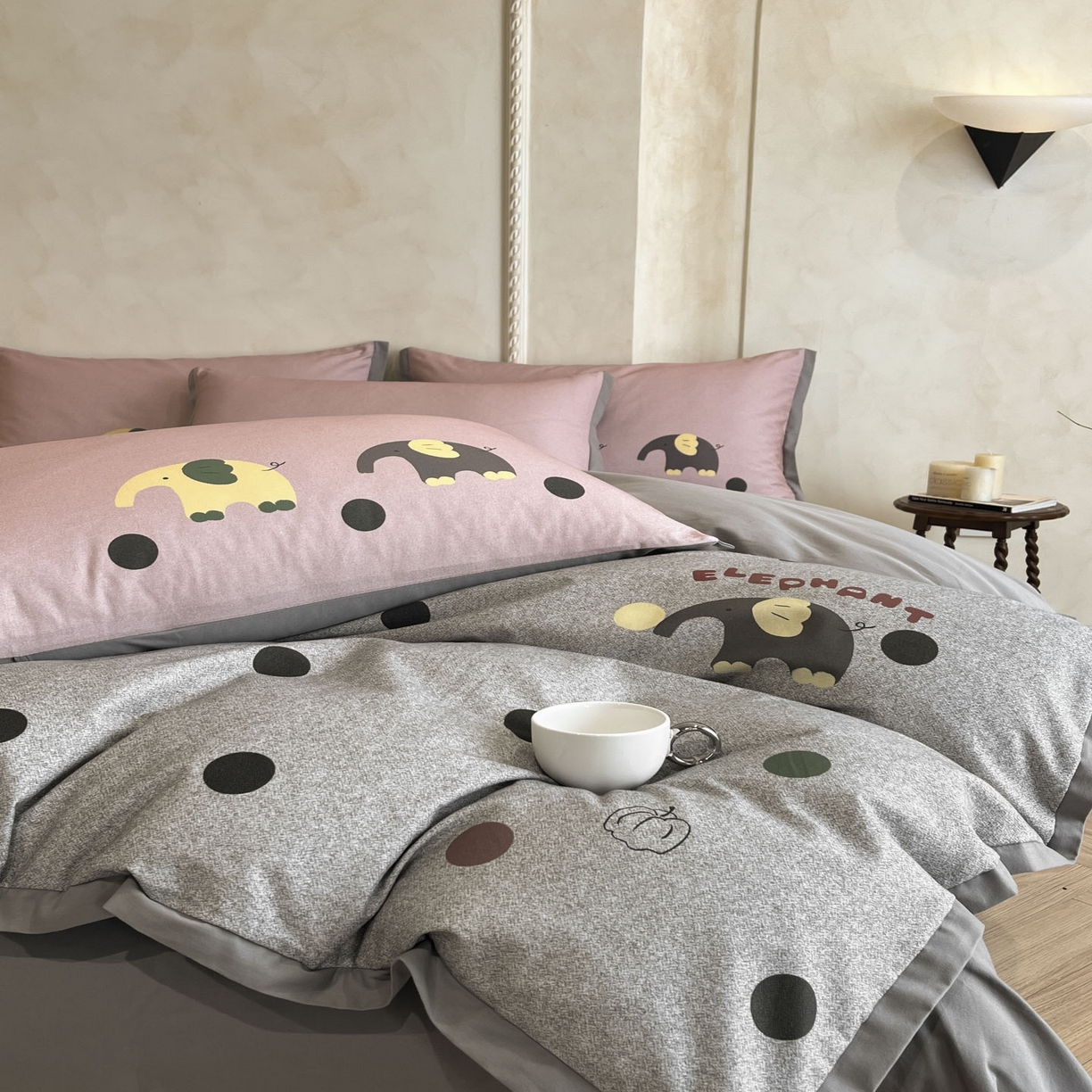 91家纺网 家纺一手货源 找家纺 柠馨2025全棉磨毛印花四件套精致小边款 波点小象