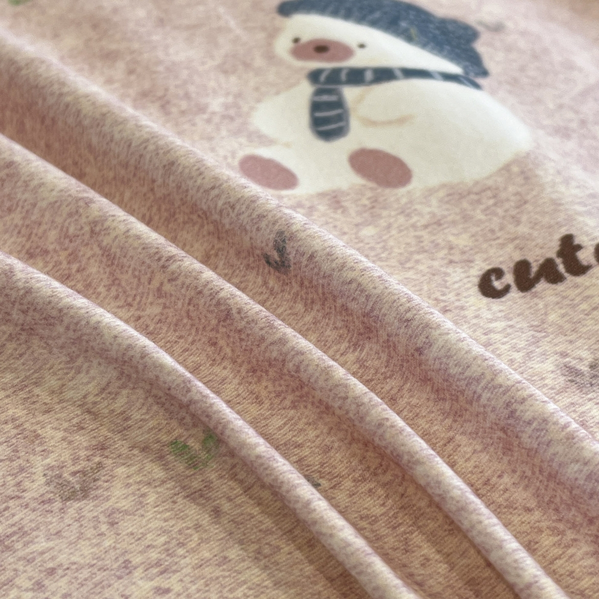 91家纺网 家纺一手货源 找家纺 柠馨2025全棉磨毛印花四件套精致小边款 粉粉萌熊