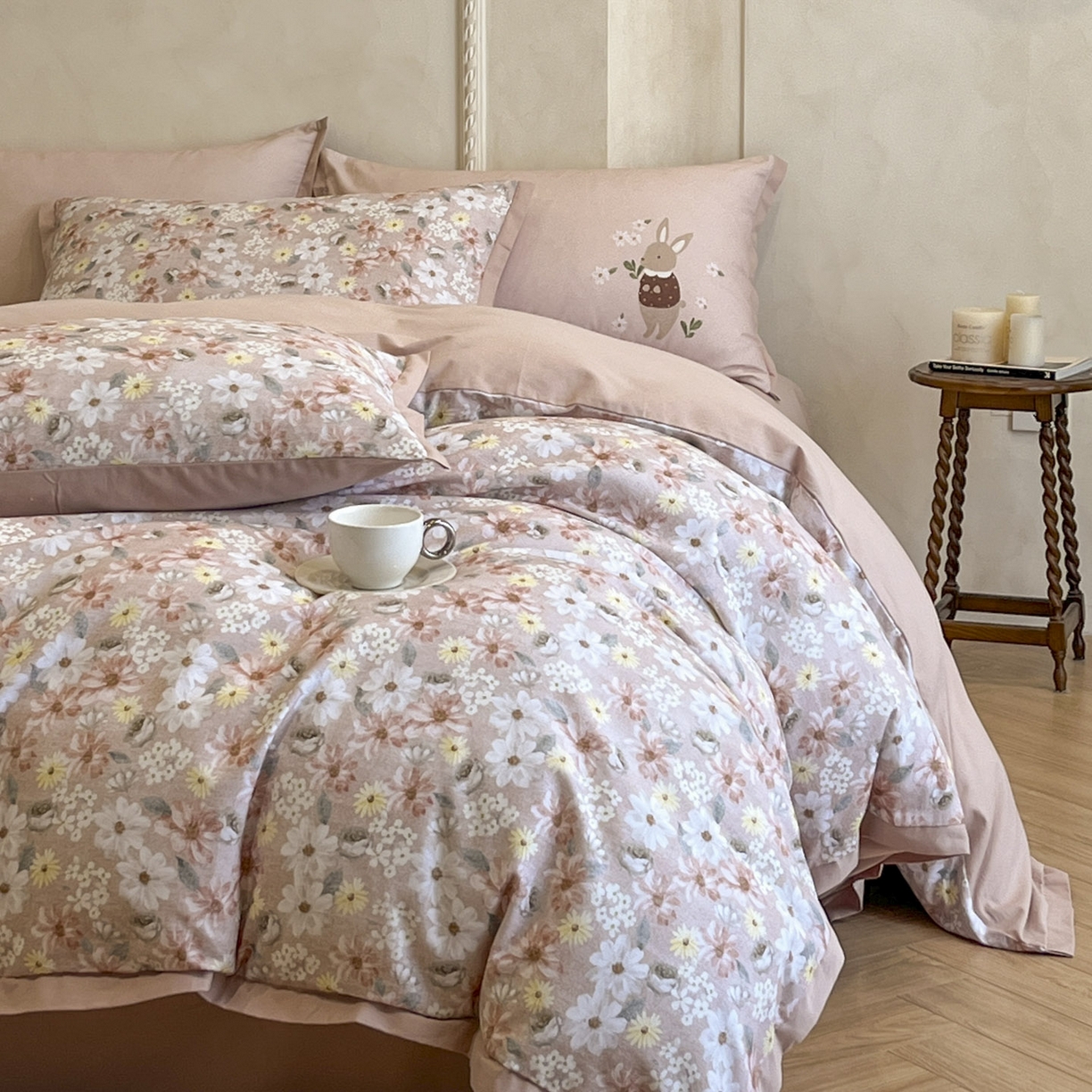 91家纺网 家纺一手货源 找家纺 柠馨2025全棉磨毛印花四件套精致小边款 花园精灵