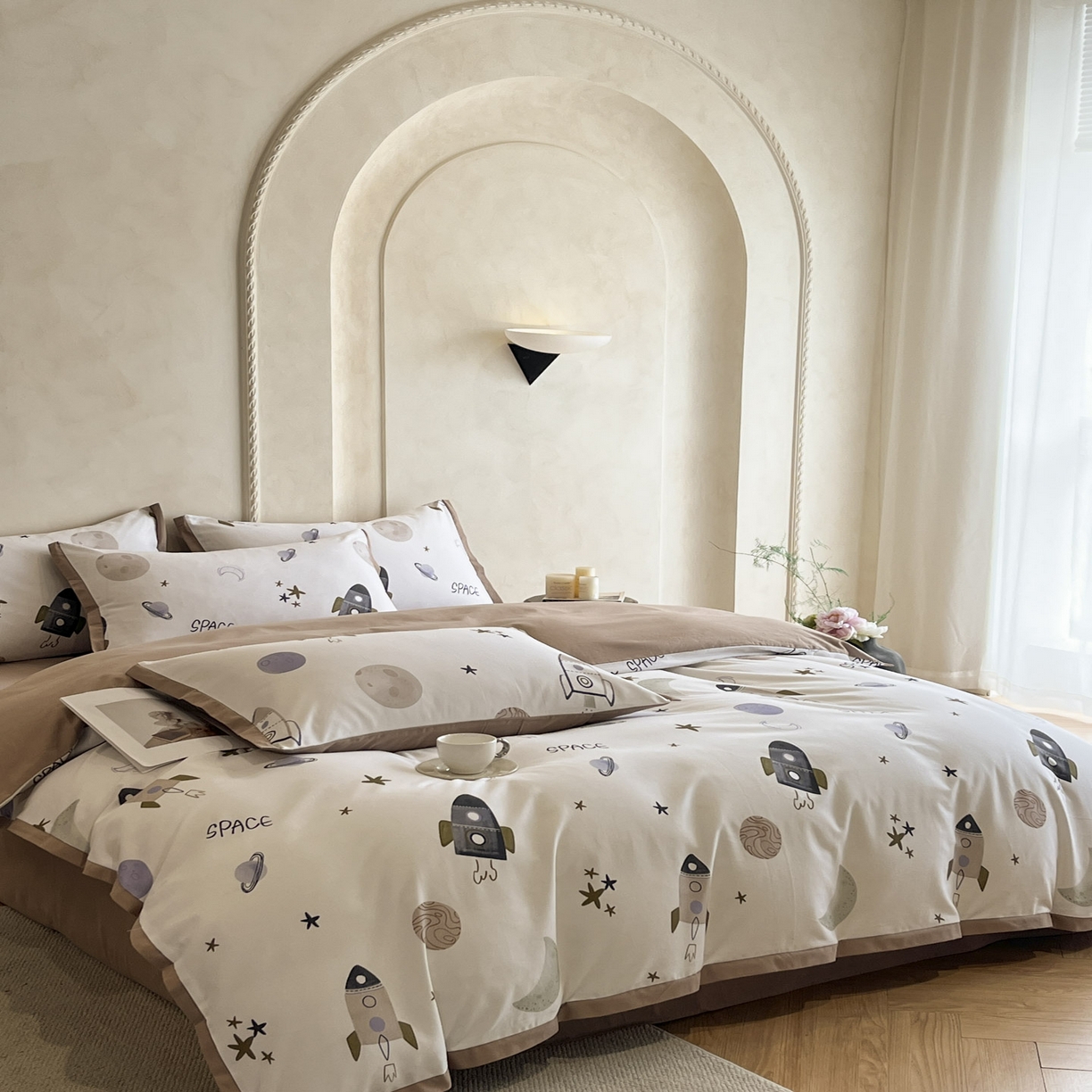 91家纺网 家纺一手货源 找家纺 柠馨2025全棉磨毛印花四件套精致小边款 火箭星球