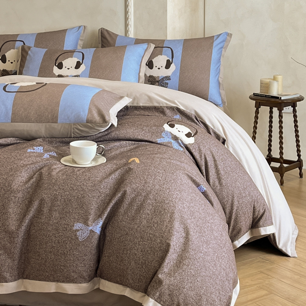 91家纺网 家纺一手货源 找家纺 柠馨2025全棉磨毛印花四件套精致小边款 节拍狗