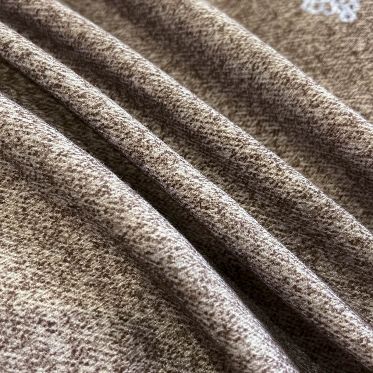 91家纺网 家纺一手货源 找家纺 柠馨2025全棉磨毛印花四件套精致小边款 节拍狗