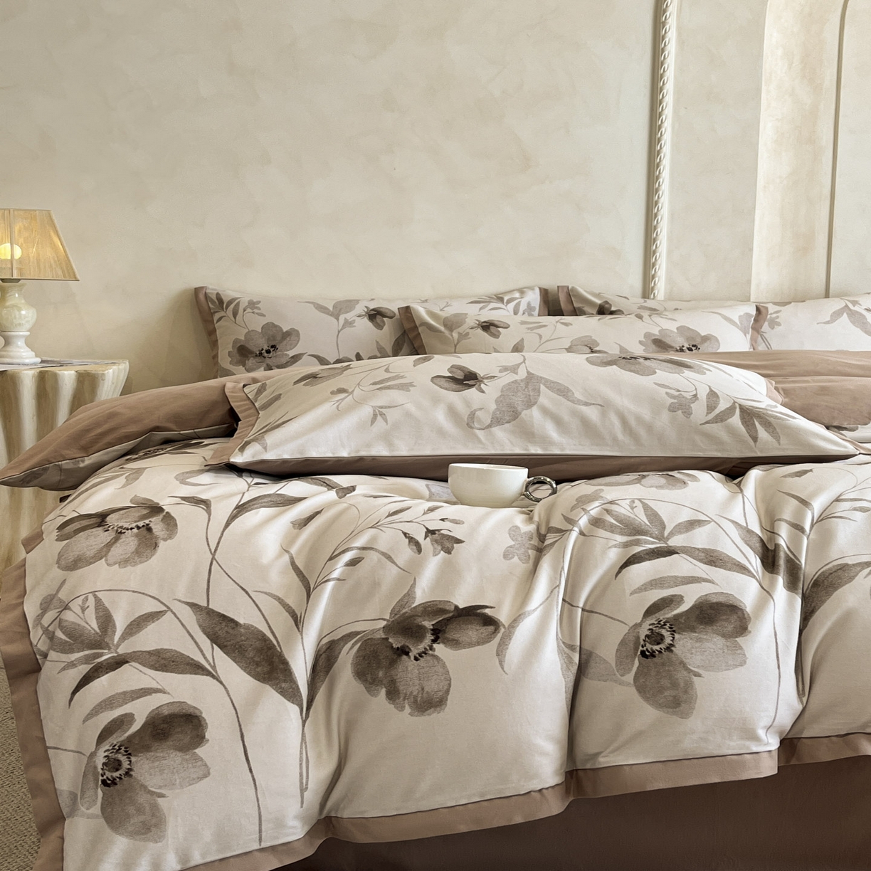 91家纺网 家纺一手货源 找家纺 柠馨2025全棉磨毛印花四件套精致小边款 玛歌