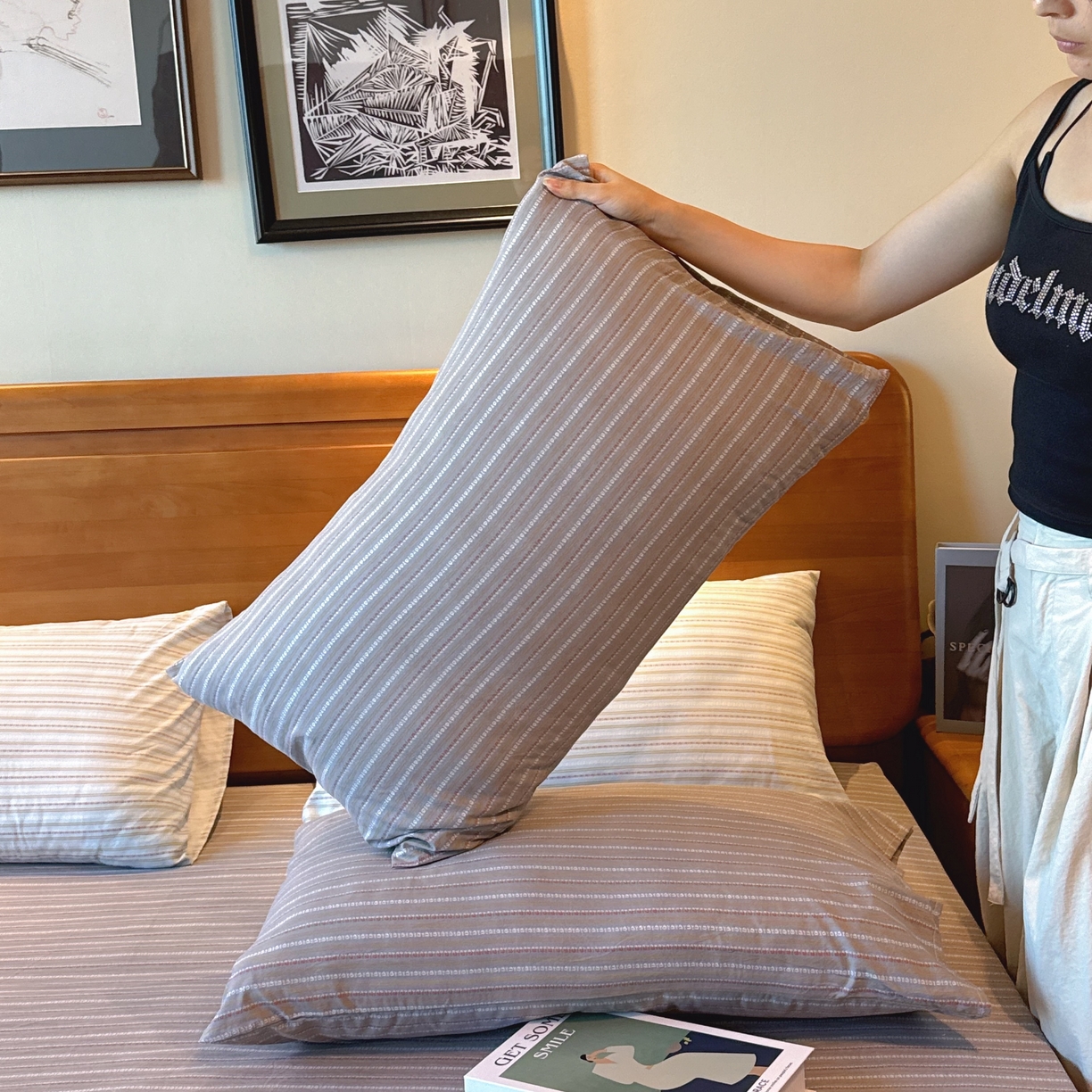 91家纺网 家纺一手货源 找家纺 兜米家居 2025新款简约轻氧水洗色织棉床笠 条纹灰