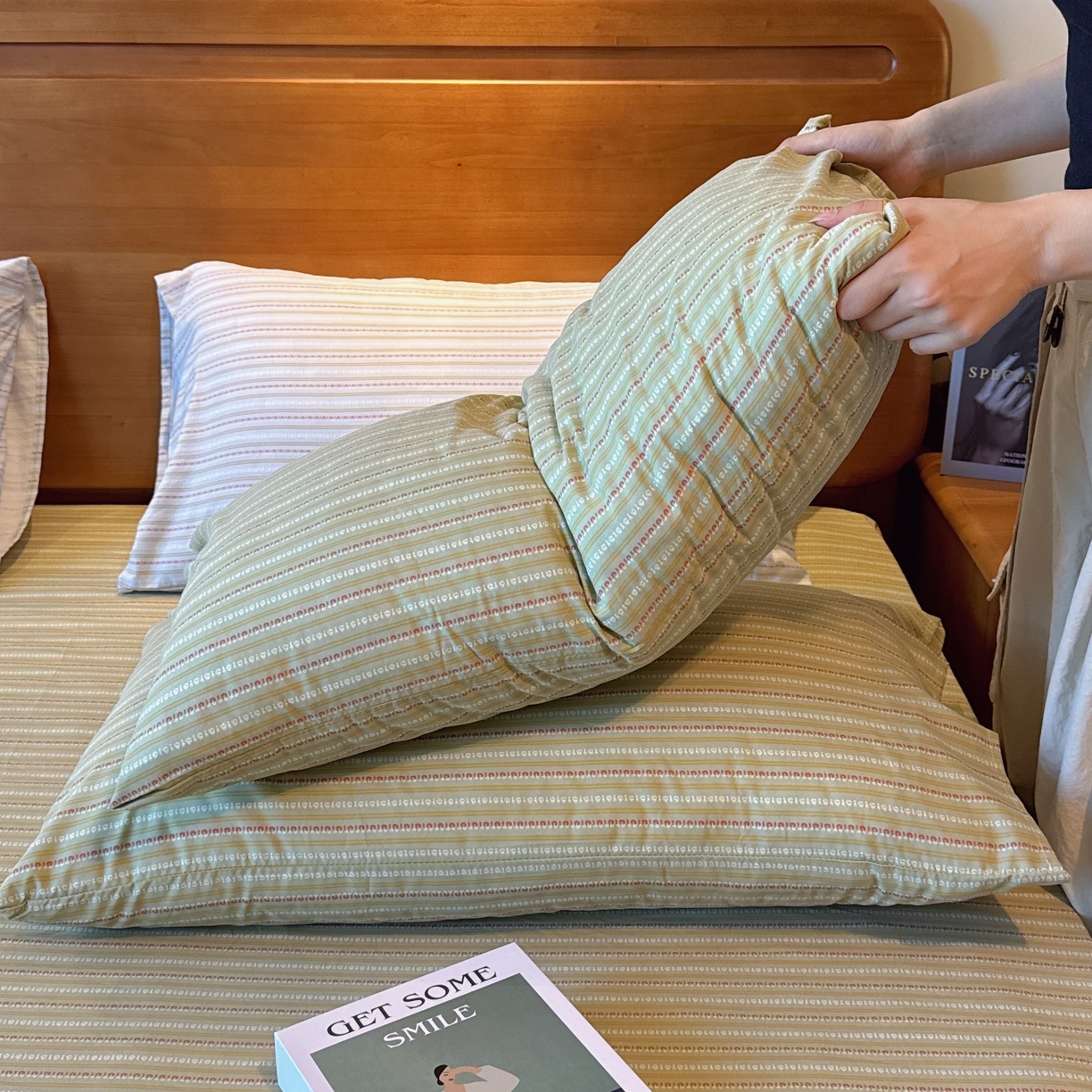 91家纺网 家纺一手货源 找家纺 兜米家居 2025新款简约轻氧水洗色织棉床笠 条纹绿