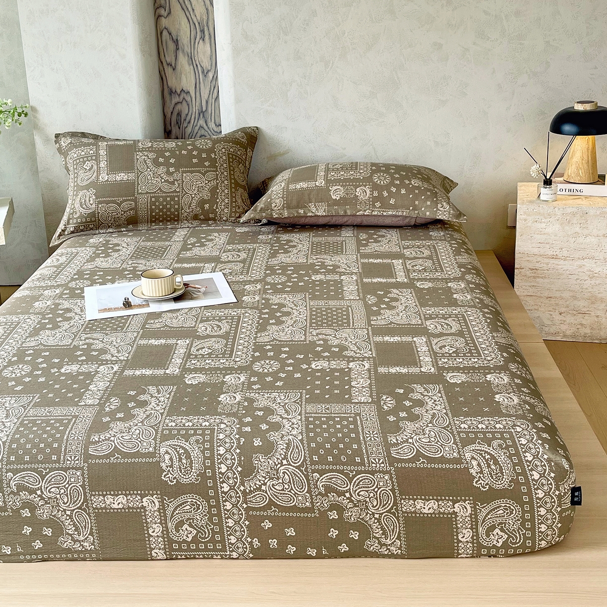 91家纺网 家纺一手货源 找家纺 宝士康家纺 2025新款10A抗菌原麻床笠套件/跨境/外贸 墨染芳华