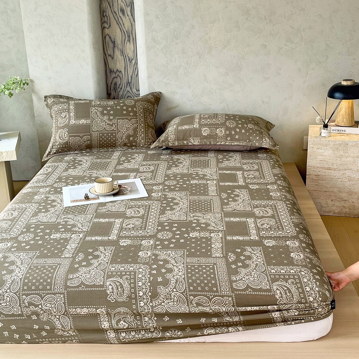 91家纺网 家纺一手货源 找家纺 宝士康家纺 2025新款10A抗菌原麻床笠套件/跨境/外贸 墨染芳华