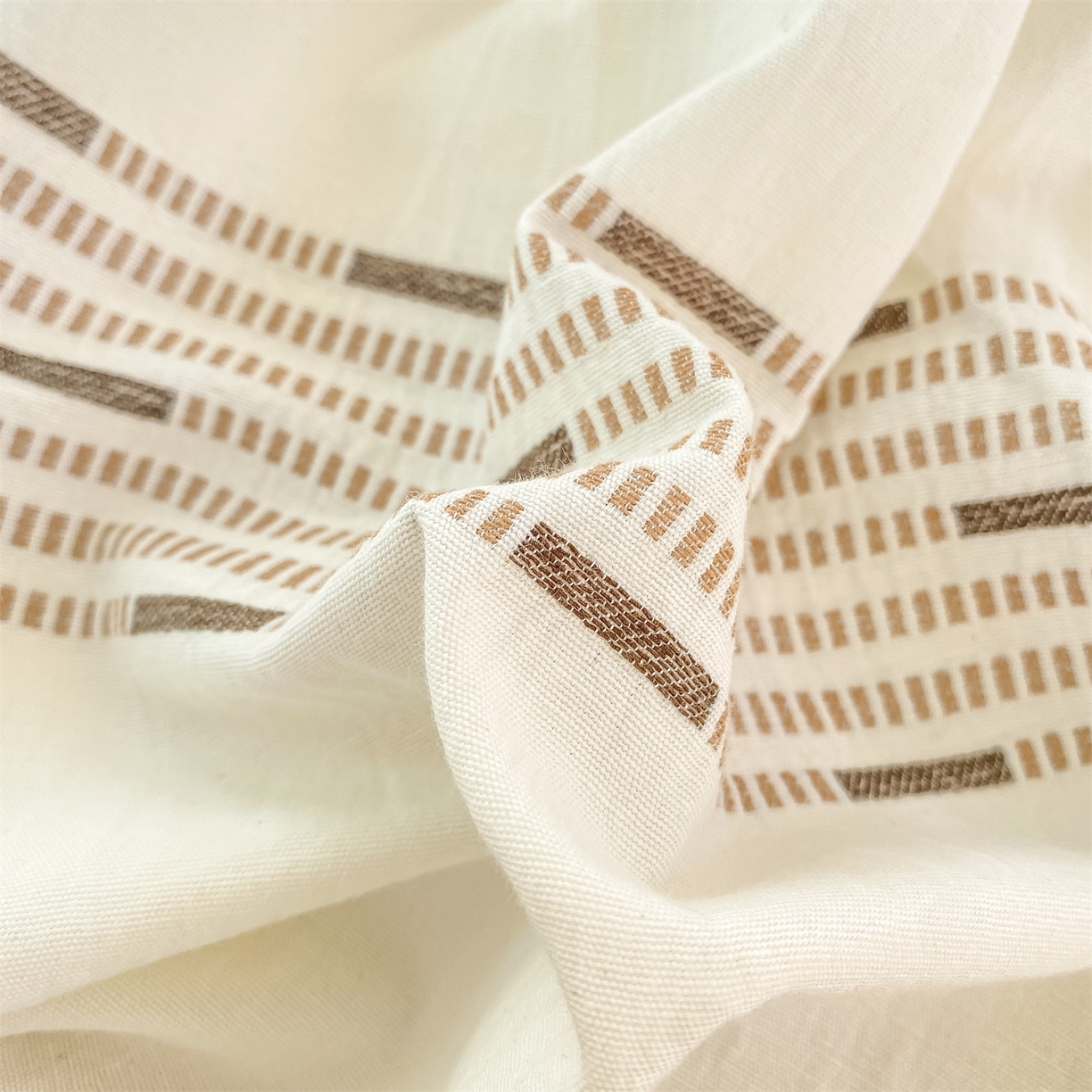 91家纺网 家纺一手货源 找家纺 灰鲸 2025新款全棉色织提花单品床单 素瑾-咖